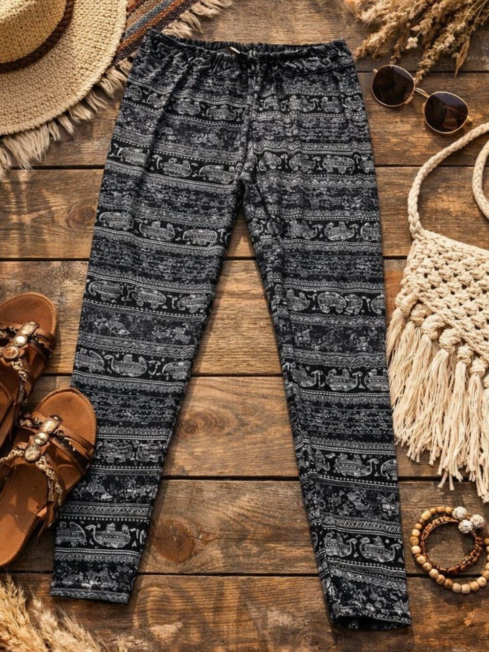 FREE W Bundle of 2 + Bobbie Brooks Elephant leggings paisley M